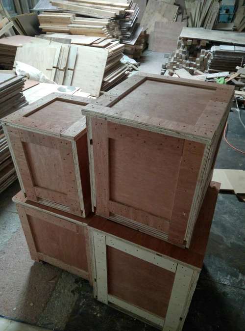 荣丰木制品生产的包装箱主要以实木材质为主,是通过原木加工而成的